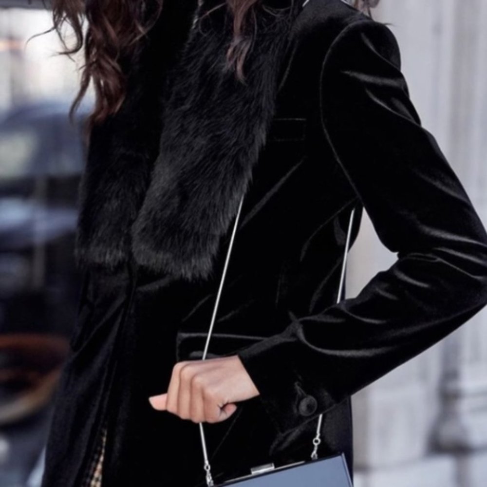 Unreal Fur Faux Stole - Picture 4 of 16